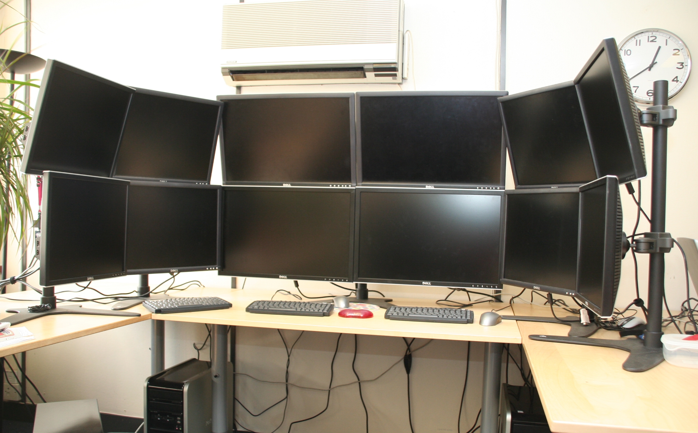 47410d1233696473-multiple-pc-monitors-officesetup.jpg